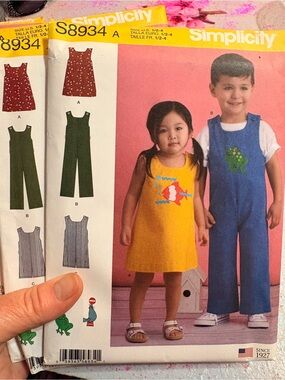 BN UNCUT SIMPLICITY 8934 A SEWING PATTERNS